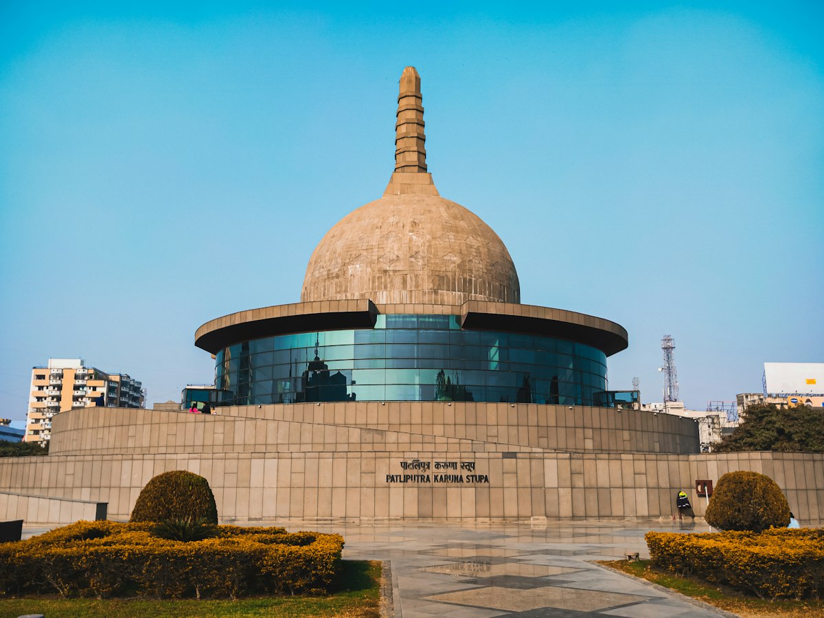 The stupa at Buddha Smriti Park in Patna under a clear blue sky